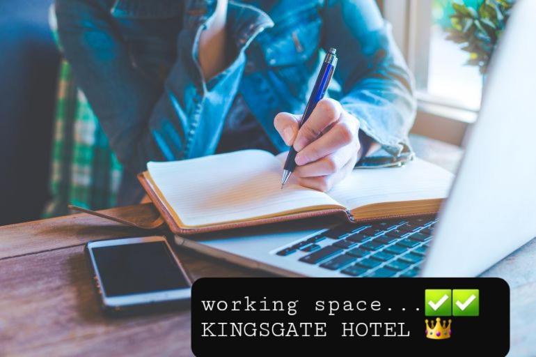 Kings Gate Airport Transit Hotel Katunayaka Extérieur photo