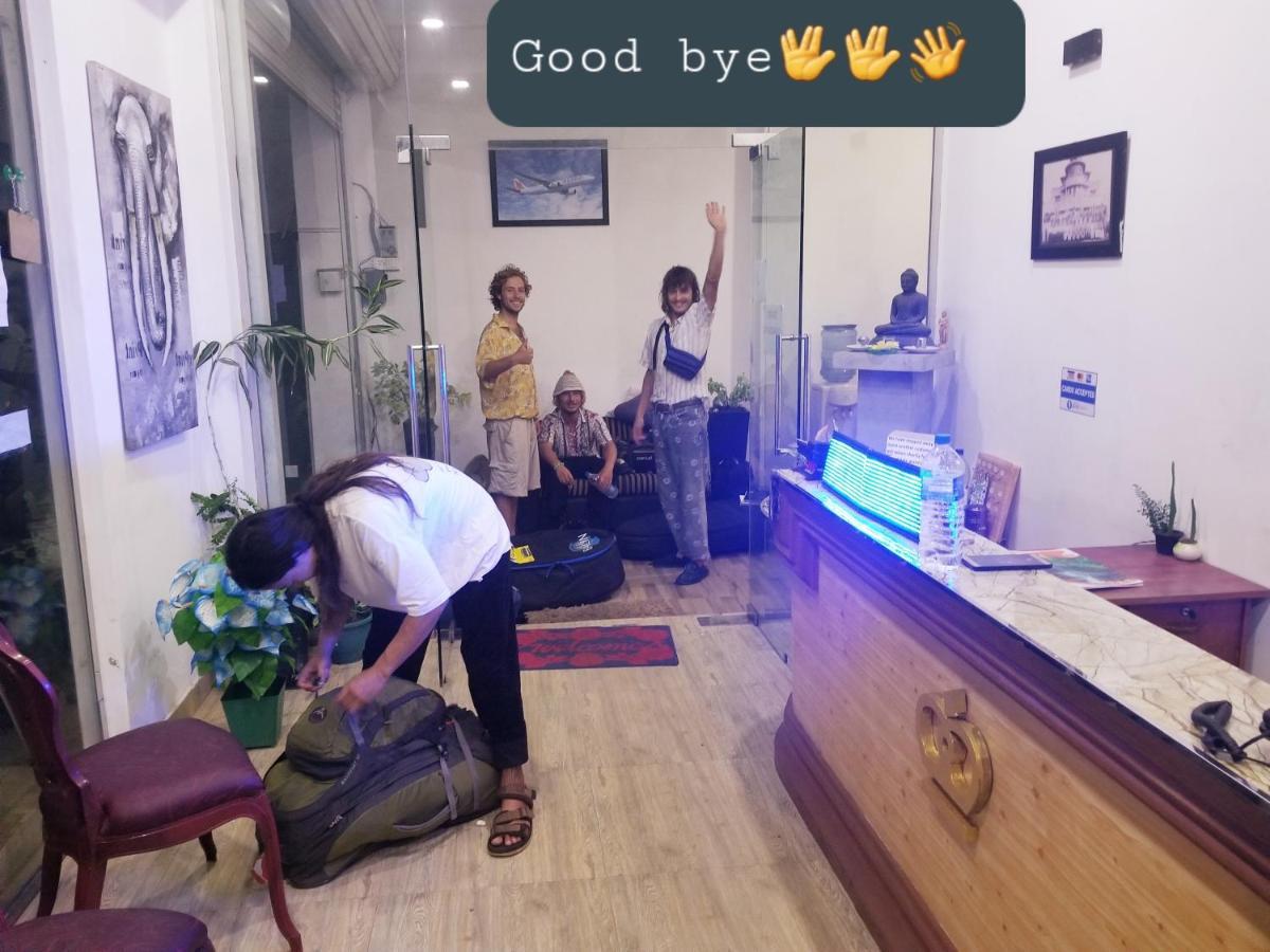 Kings Gate Airport Transit Hotel Katunayaka Extérieur photo